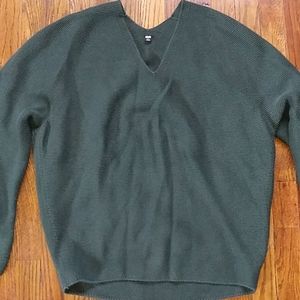 Uniqlo 3D knitted sweater